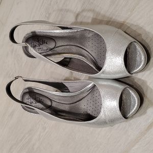 Suze 8 lifestyle silver shoes